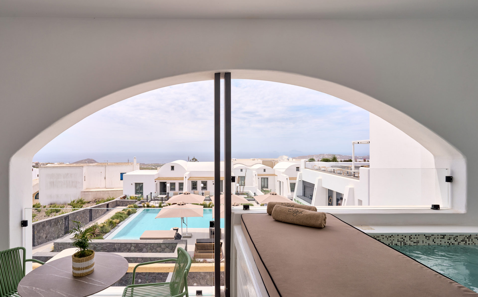 Junior Suite with Hot Tub & Pool View 