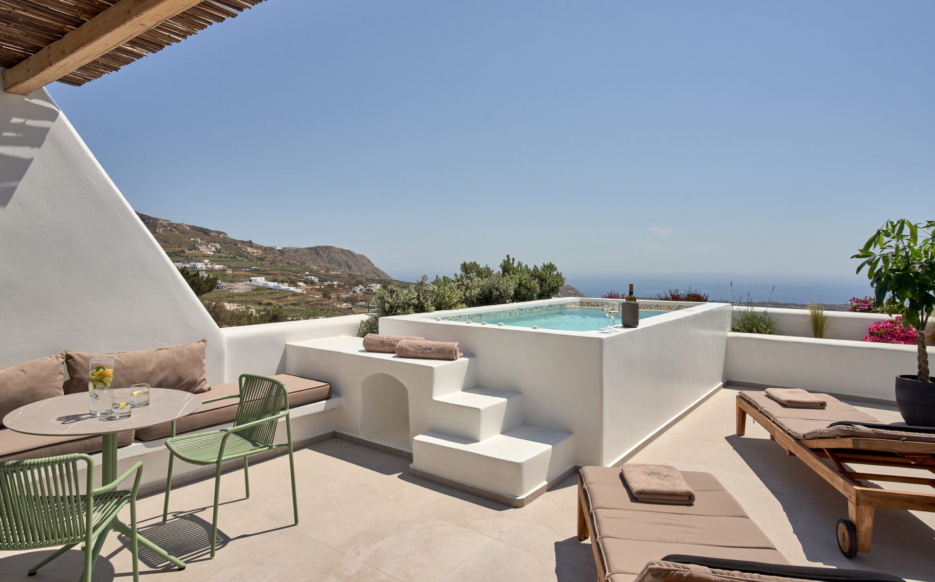 Signature Suite with Plunge Pool & Sea View