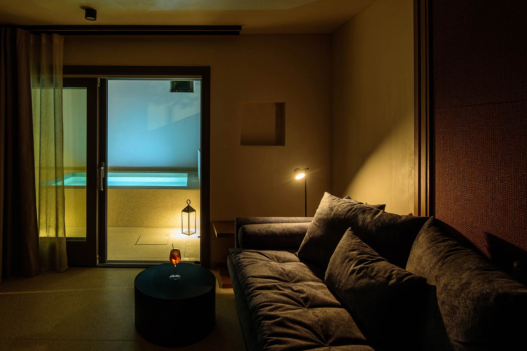 Sokaki Residence avec Piscine Plongeante