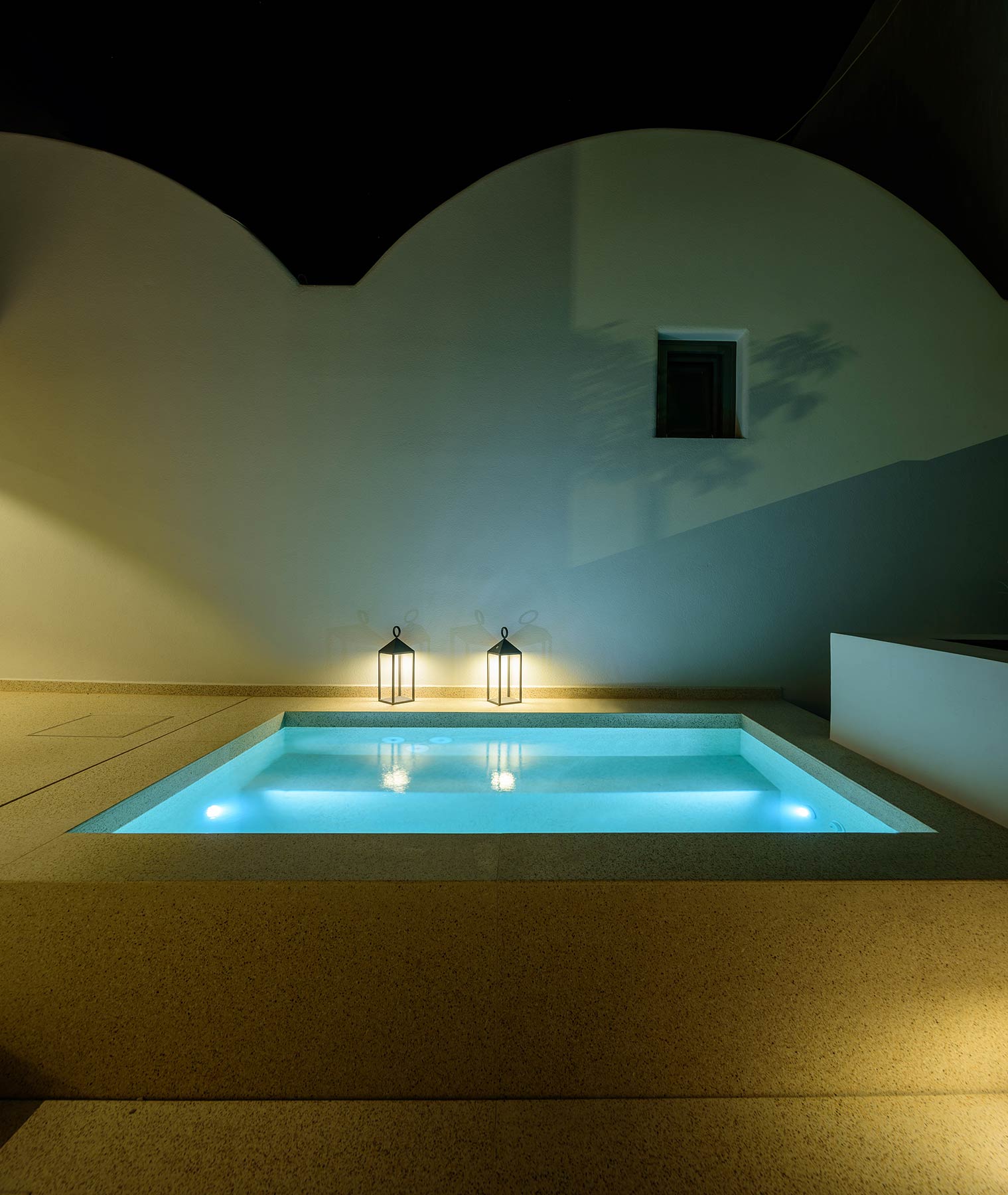 Sokaki Residence avec Piscine Plongeante