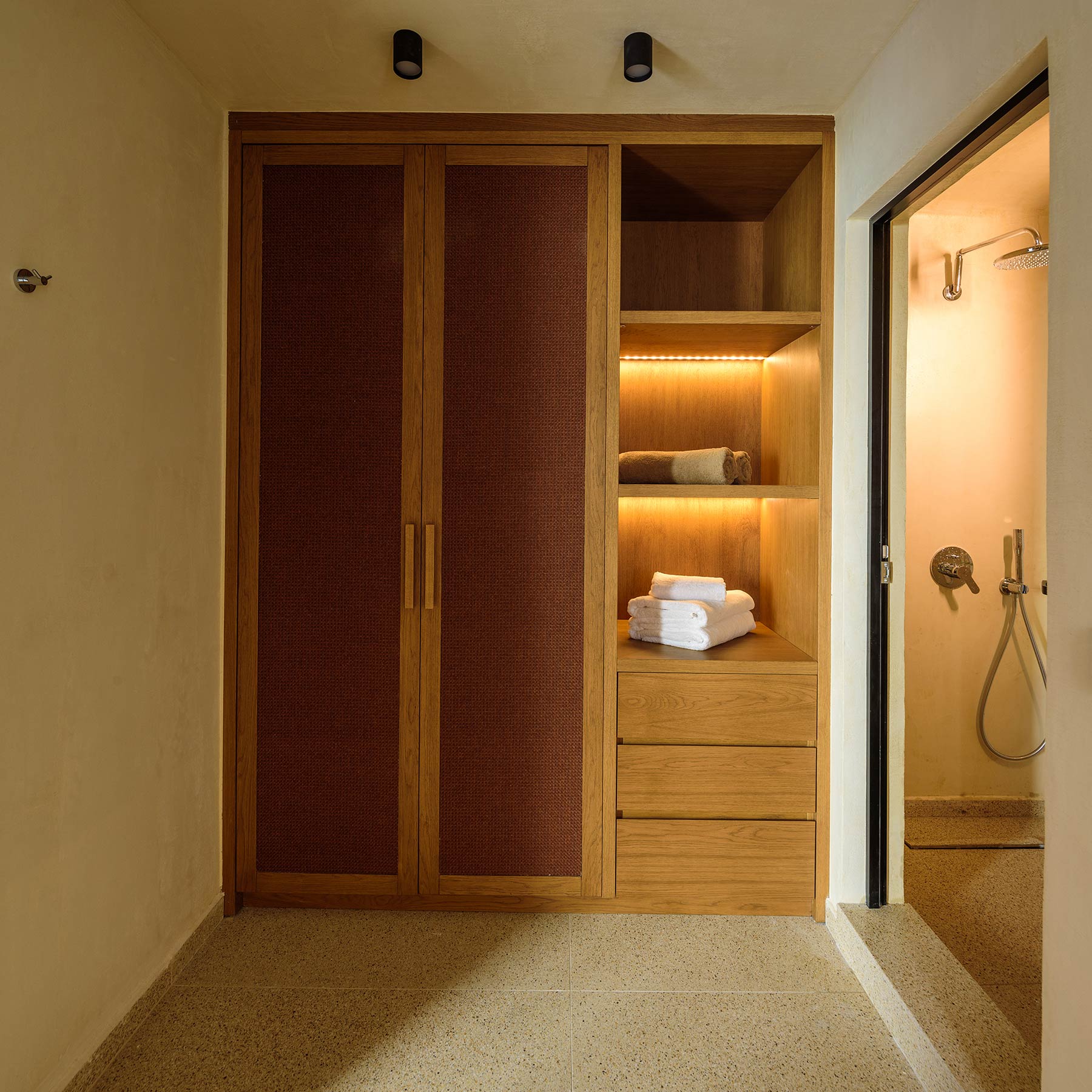 Sokaki Residence avec Piscine Plongeante